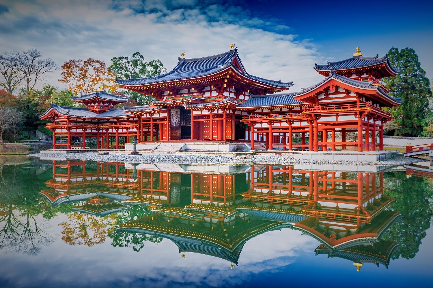 shutterstock_352430180 Uji, Kyoto, Japan – famous Byodo-in Buddhist temple, a UNESCO World Heritage Site. Phoenix Hall building.